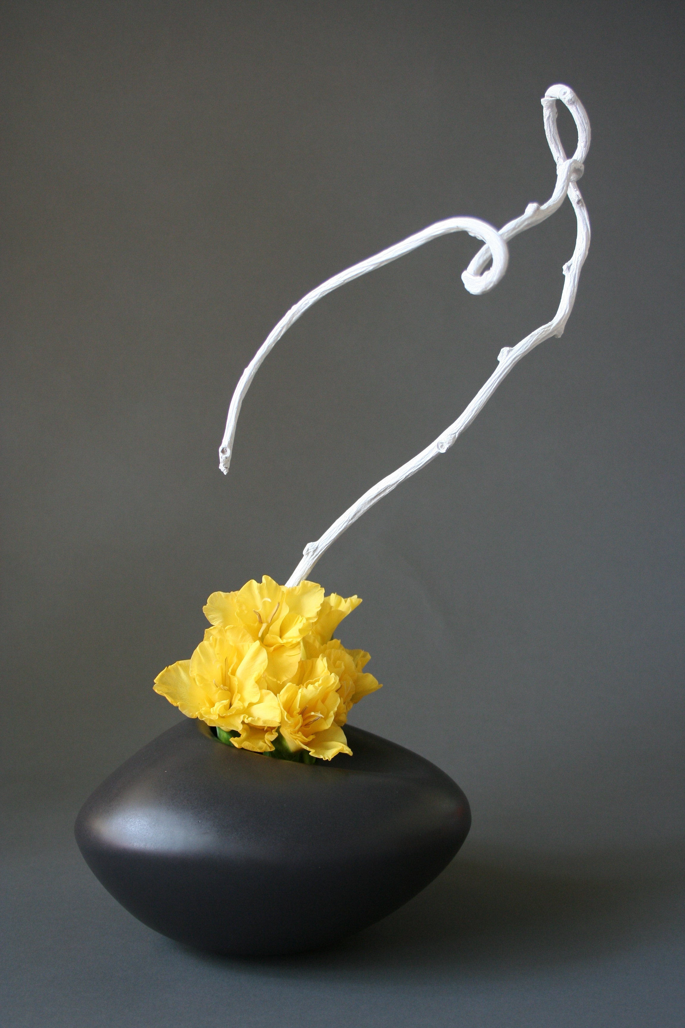 365-days-of-ikebana-day-16-keith-stanley-sculptural-botanical-design