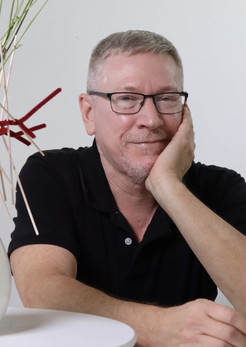 Portrait of sculptural botanical artist and educator Keith Stanley